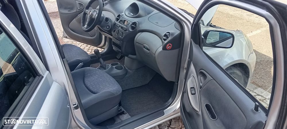 Toyota Yaris 1.0 Terra DA+ABS+CD+AC - 17