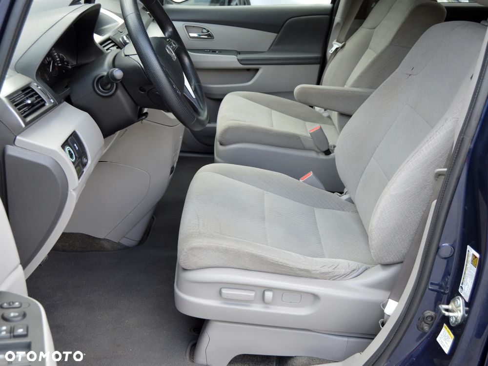 Honda Odyssey 3.5 LX - 6