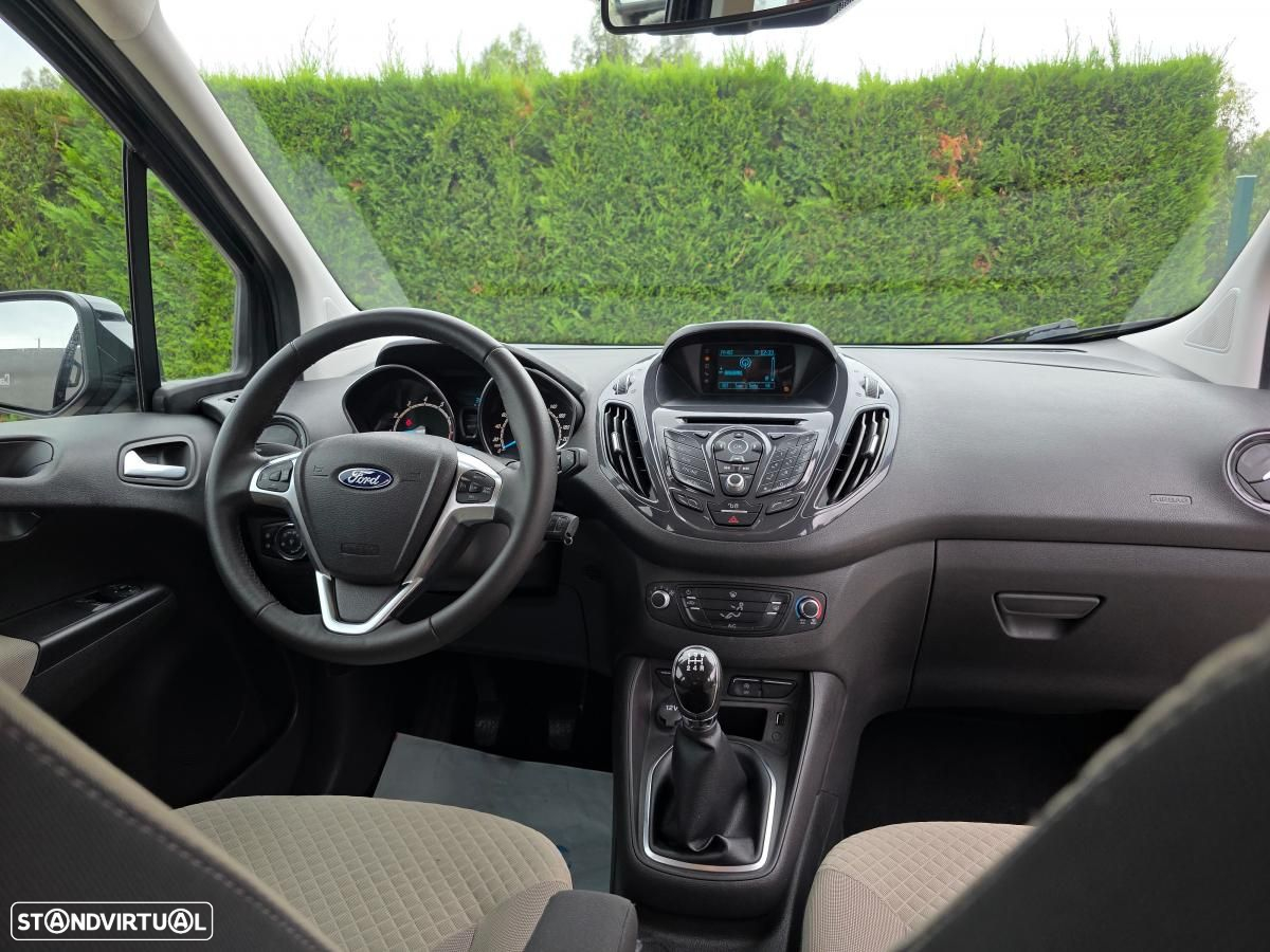 Ford Tourneo Courier 1.0 EcoBoost Titanium - 23