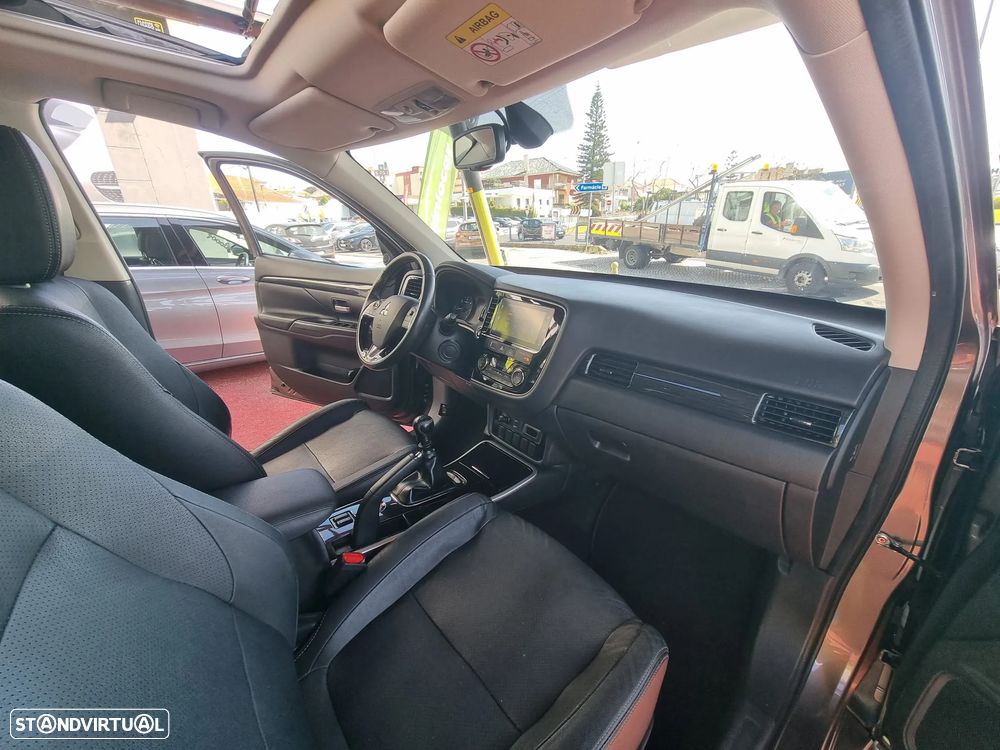 Mitsubishi Outlander 2.2 DI-D Intense - 30