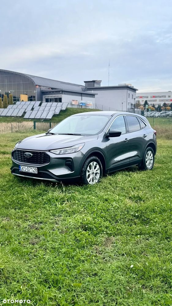 Ford Kuga - 1