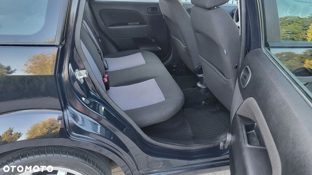 Ford Fiesta - 17