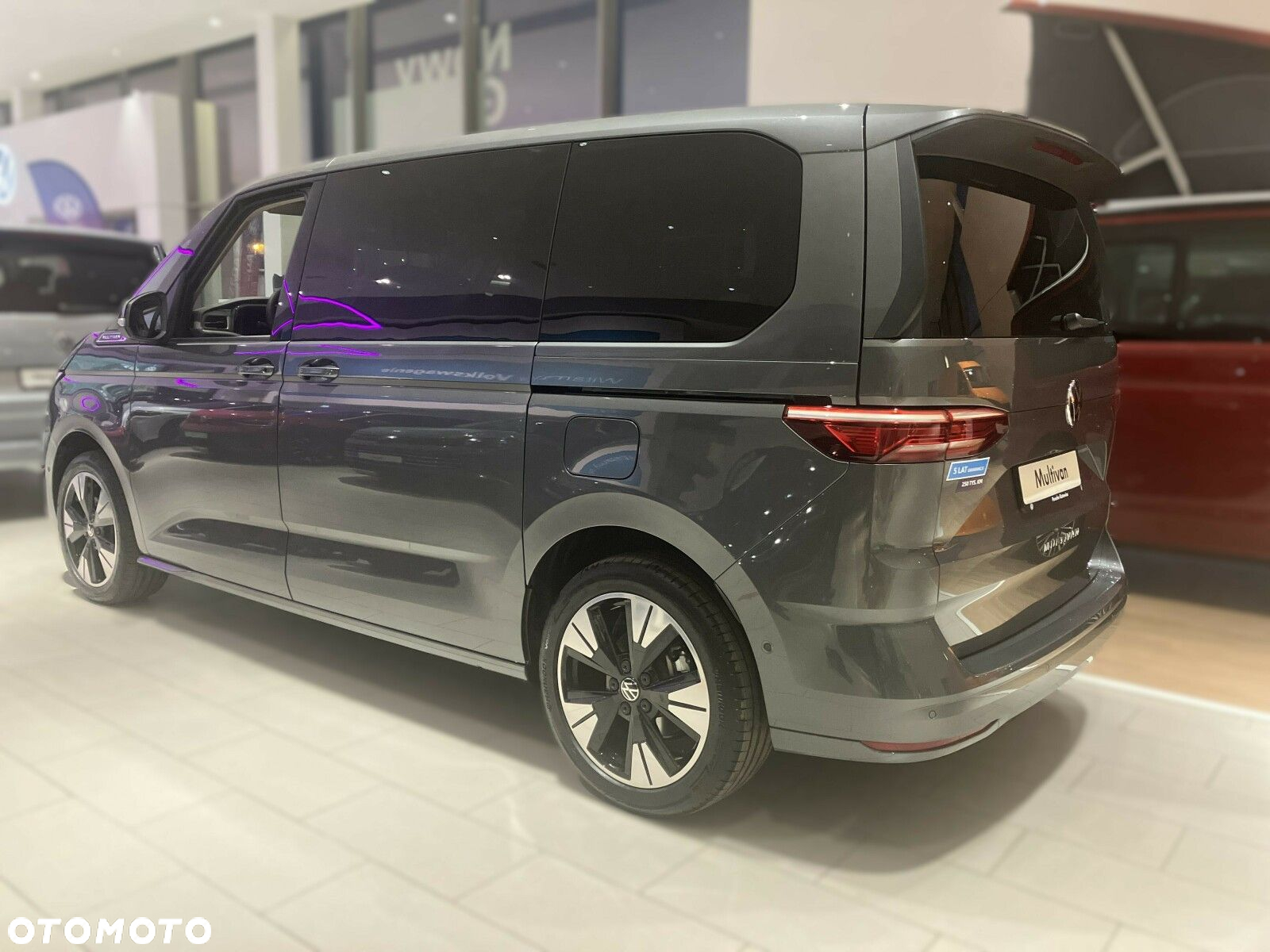 Volkswagen Multivan - 5