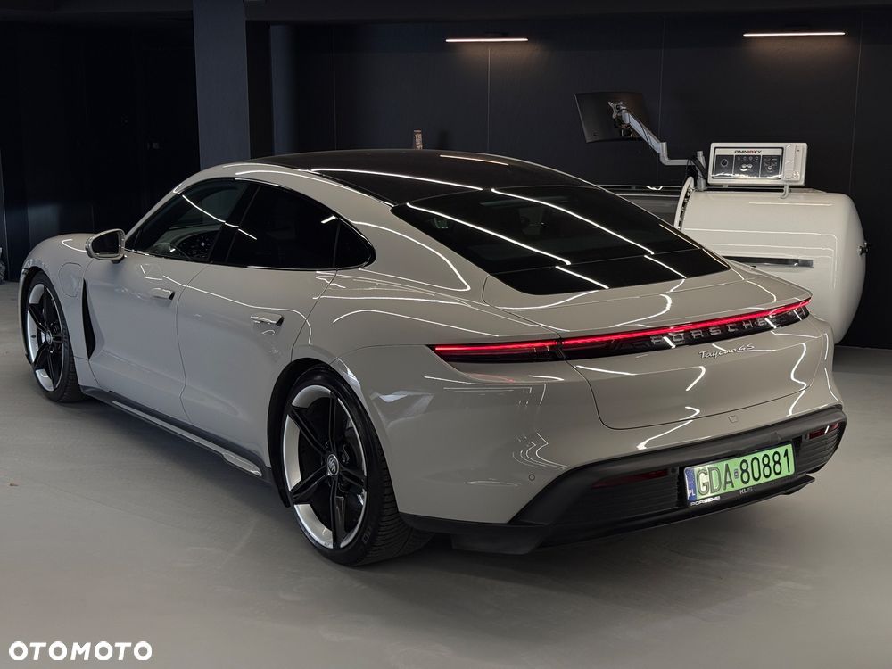 Porsche Taycan - 5
