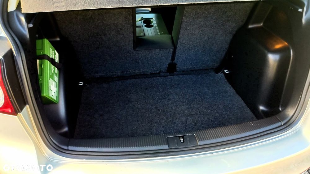 Volkswagen Golf Plus - 12