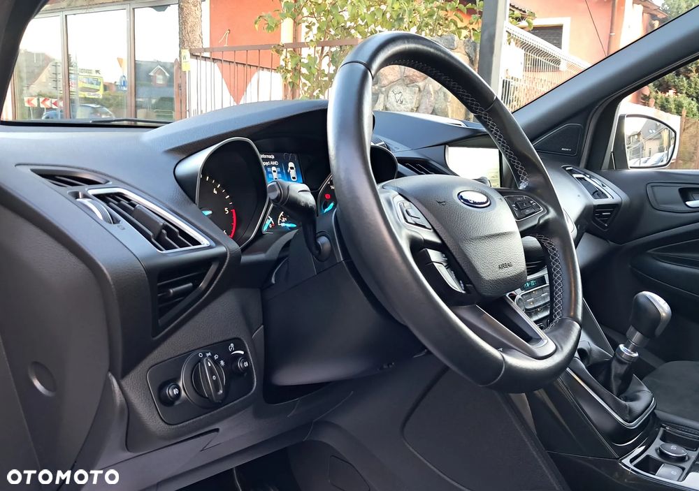 Ford Kuga 2.0 TDCi 4x4 ST-Line - 29