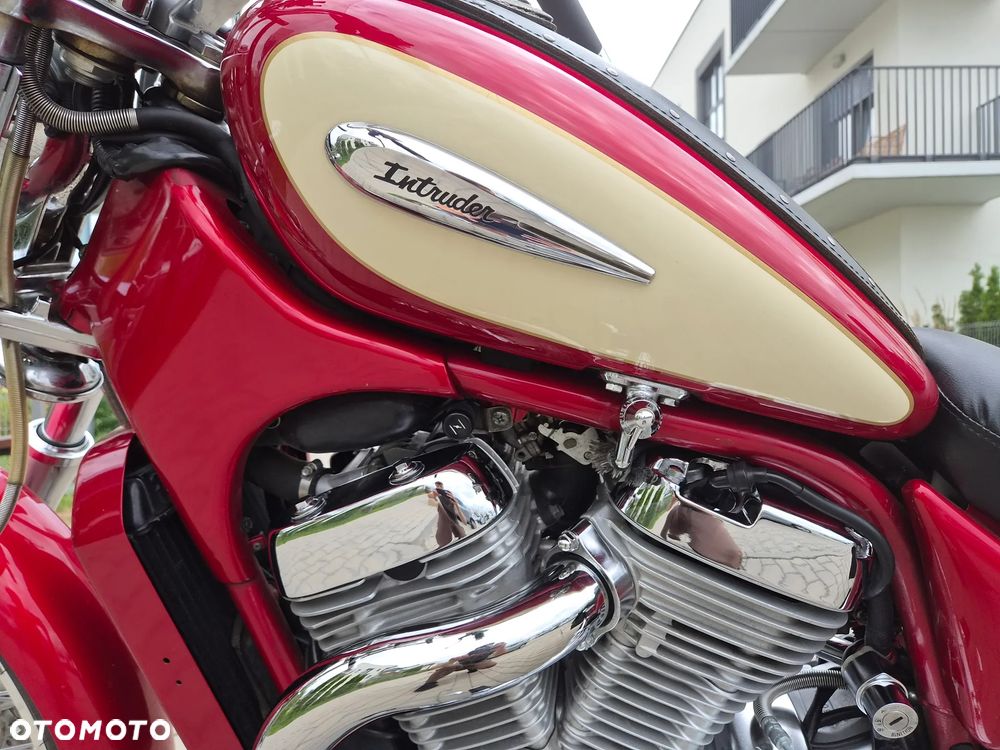 Suzuki Intruder - 6