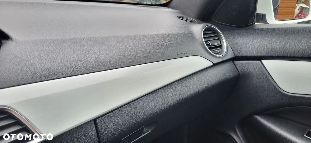 Mercedes-Benz Klasa C 180 (BlueEFFICIENCY) - 26