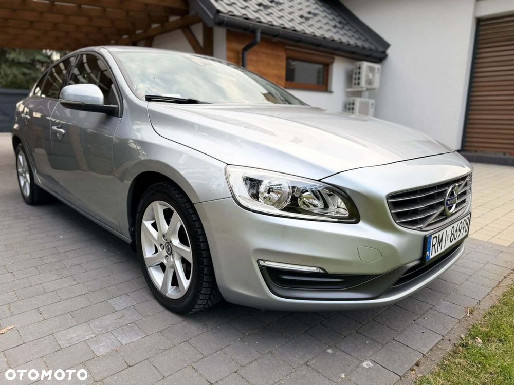 Volvo S60 D4 Momentum - 1