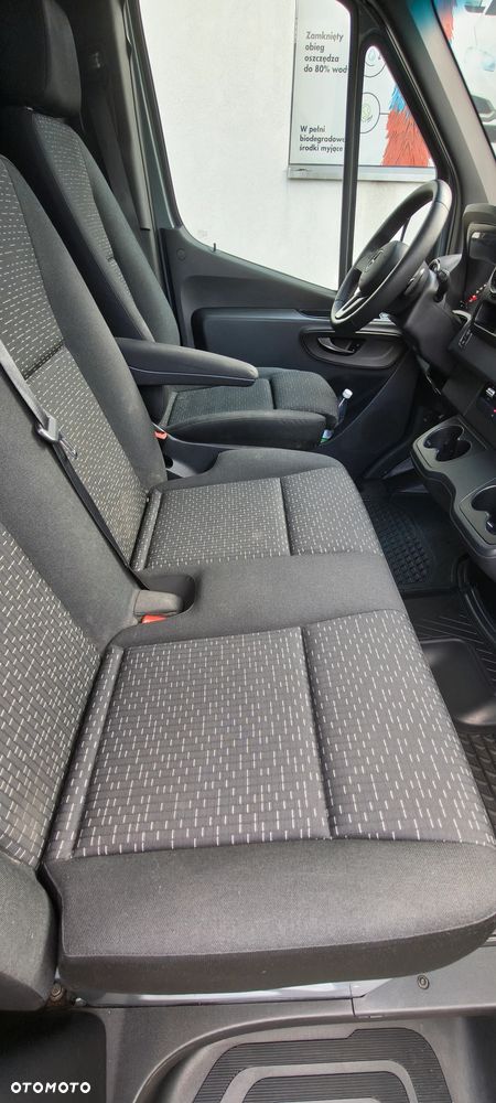 Mercedes-Benz Sprinter - 15