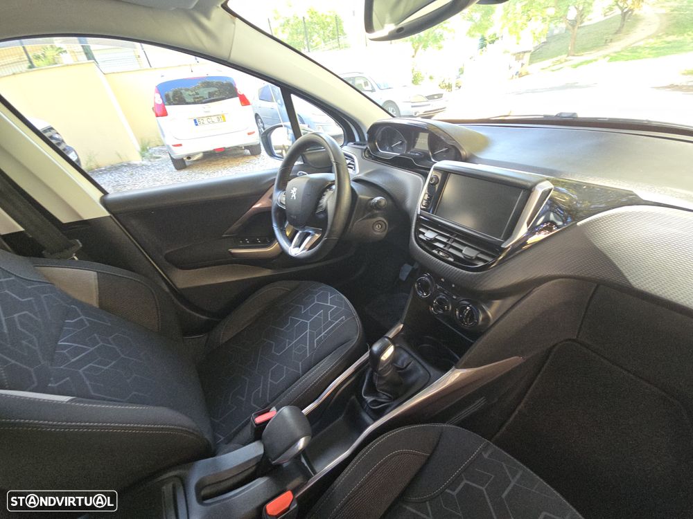 Peugeot 2008 - 23