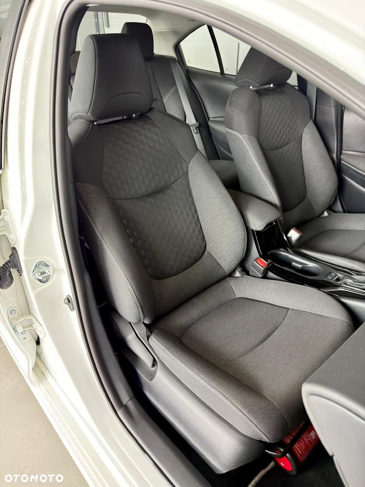Toyota Corolla 1.8 Hybrid Comfort - 17