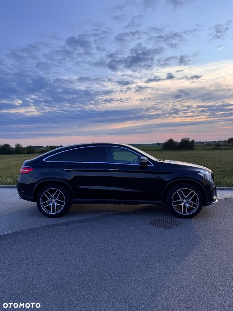 Mercedes-Benz GLE 350 d 4Matic 9G-TRONIC AMG Line - 2