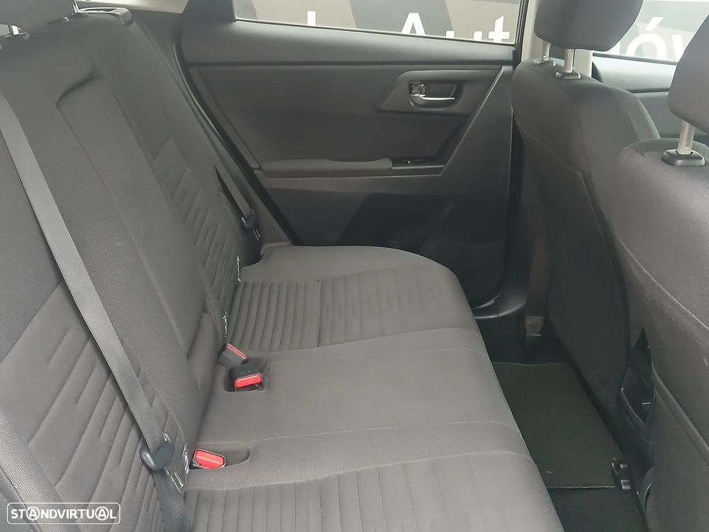 Toyota Auris Touring Sports 1.4 D-4D Exclusive+Navi - 16
