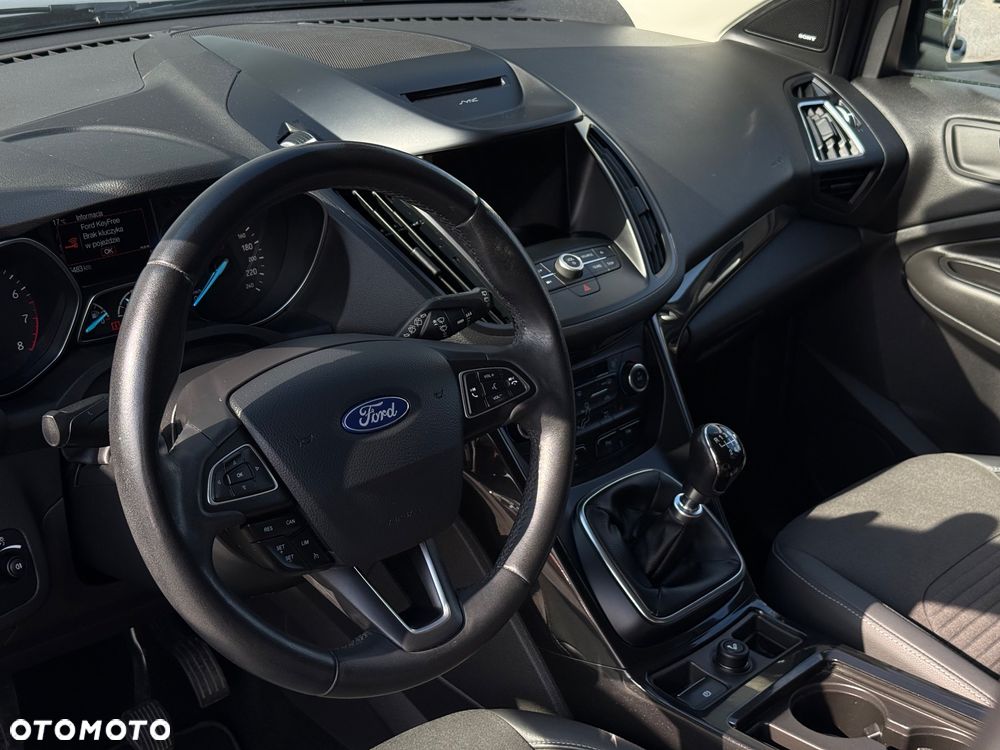 Ford Kuga 1.5 EcoBoost 2x4 Titanium - 13