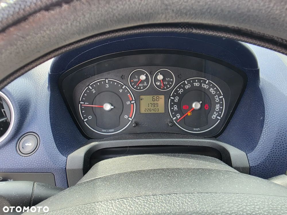 Ford Fiesta 1.4 Ghia - 8