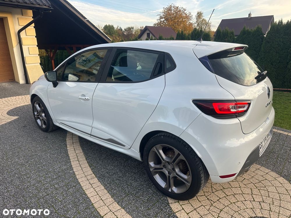 Renault Clio - 11