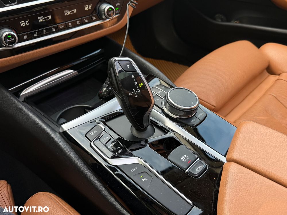 BMW Seria 5 530i AT - 8