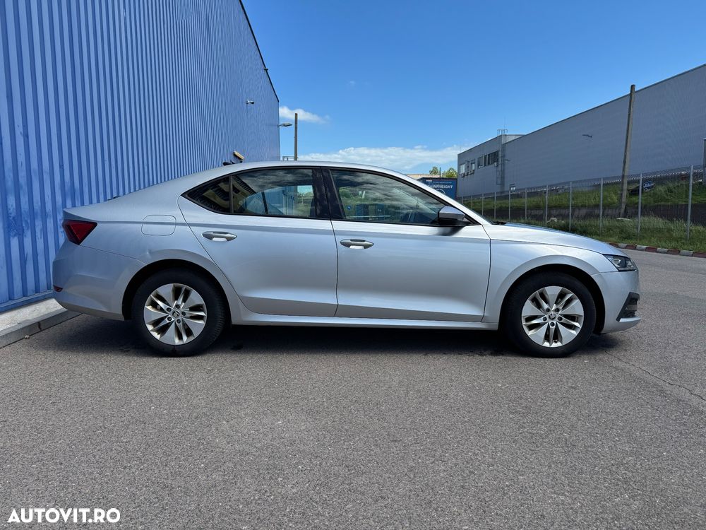 Skoda Octavia 2.0 TDI DSG Ambition - 1