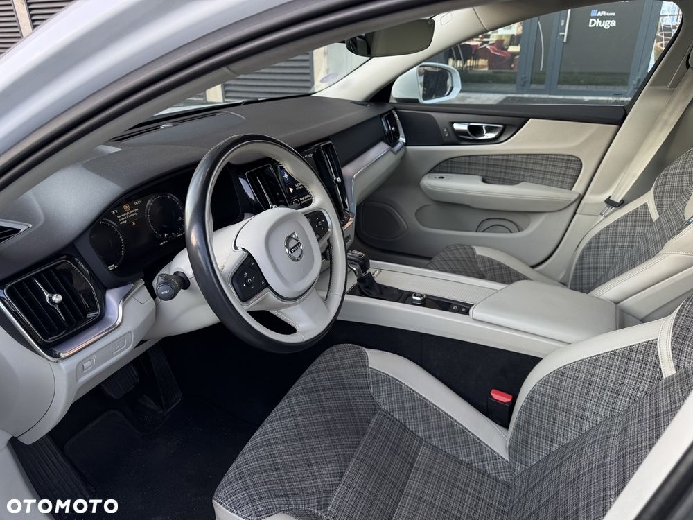 Volvo V60 T5 Geartronic Momentum - 13