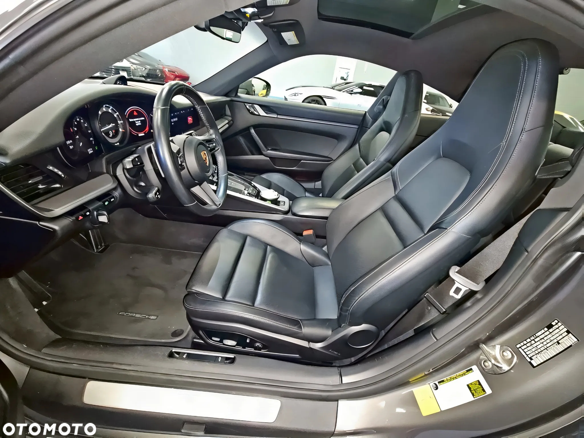 Porsche 911 Carrera - 6