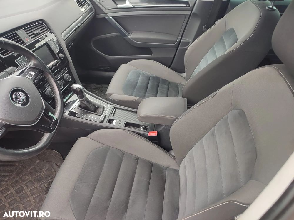 Volkswagen Golf - 5