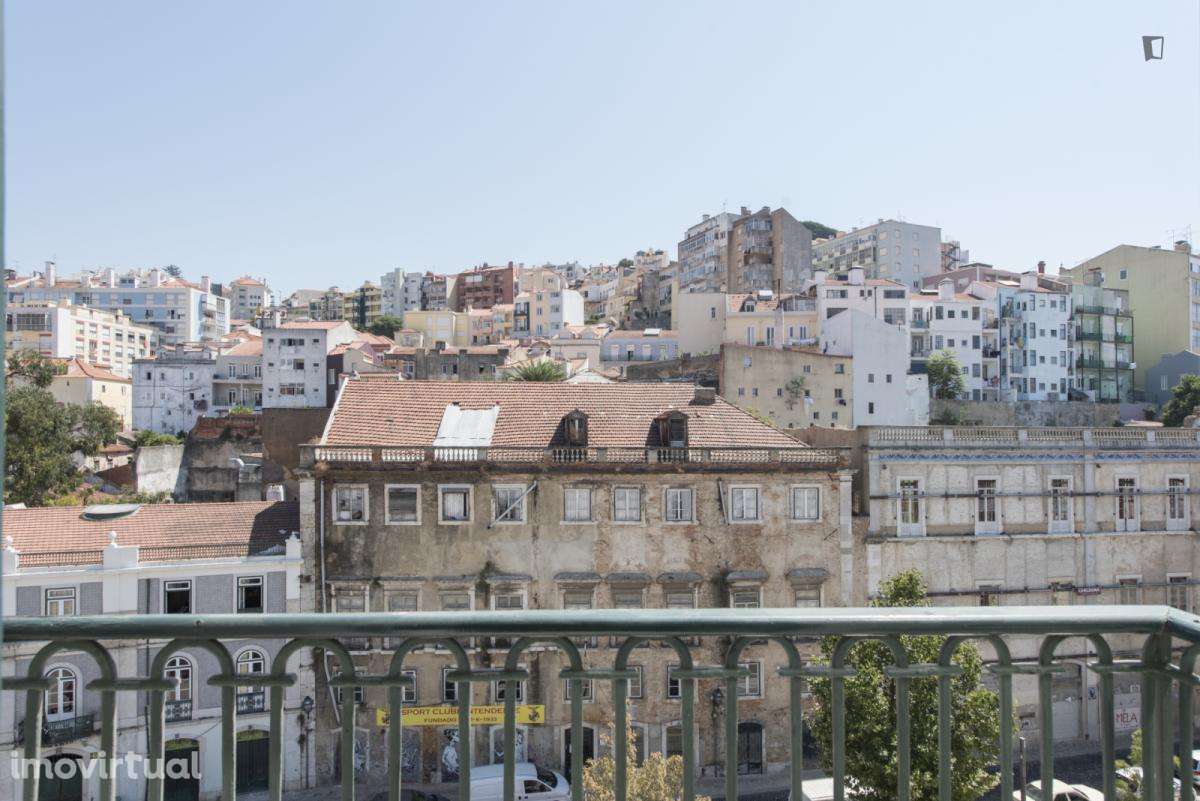 Quarto - localizado em Intendente Lisbon - Grande imagem: 4/37