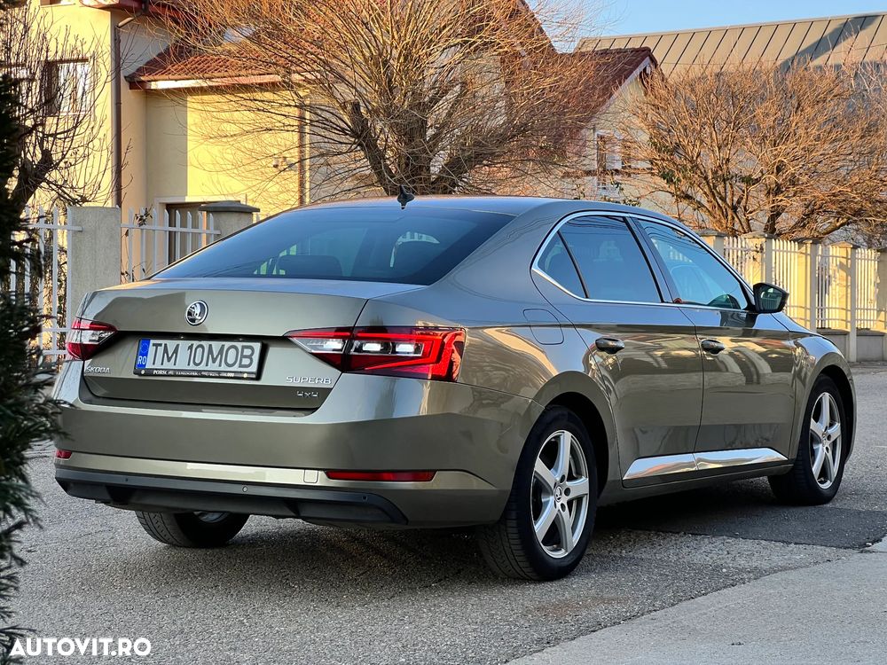Skoda Superb 2.0 TDI DSG 4X4 Laurin & Klement - 4