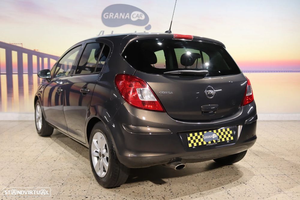 Opel Corsa 1.2 Cosmo - 2