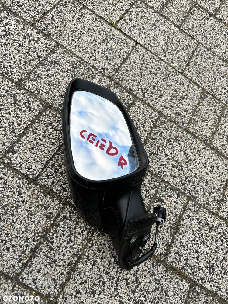KIA CEED II 1K LUSTERKO PRAWE 5 PIN EUROPA - 1