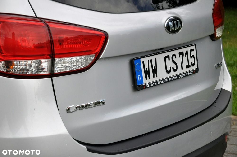 Kia Carens - 16
