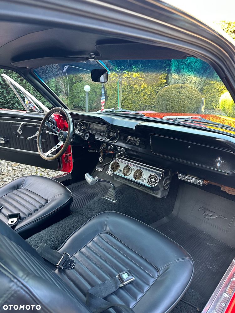 Ford Mustang - 26
