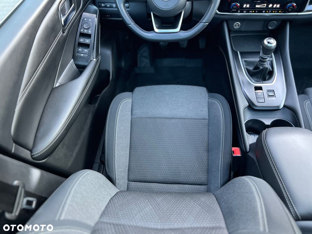 Nissan Qashqai 1.3 DIG-T N-Connecta - 29