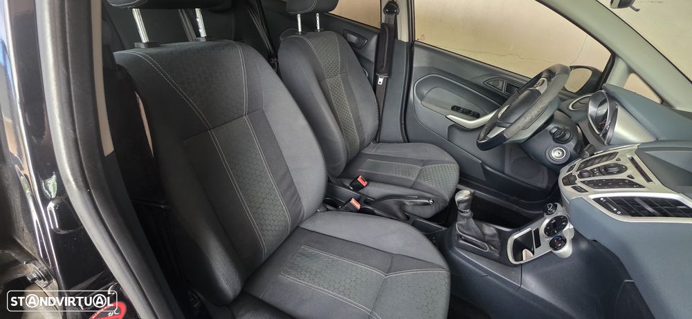 Ford Fiesta - 10