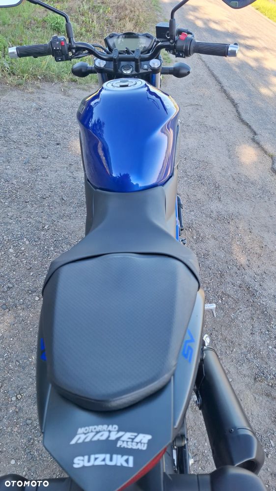 Suzuki SV - 15