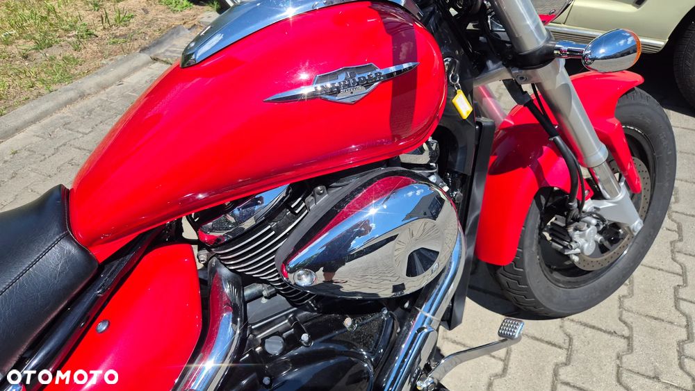 Suzuki Intruder - 8