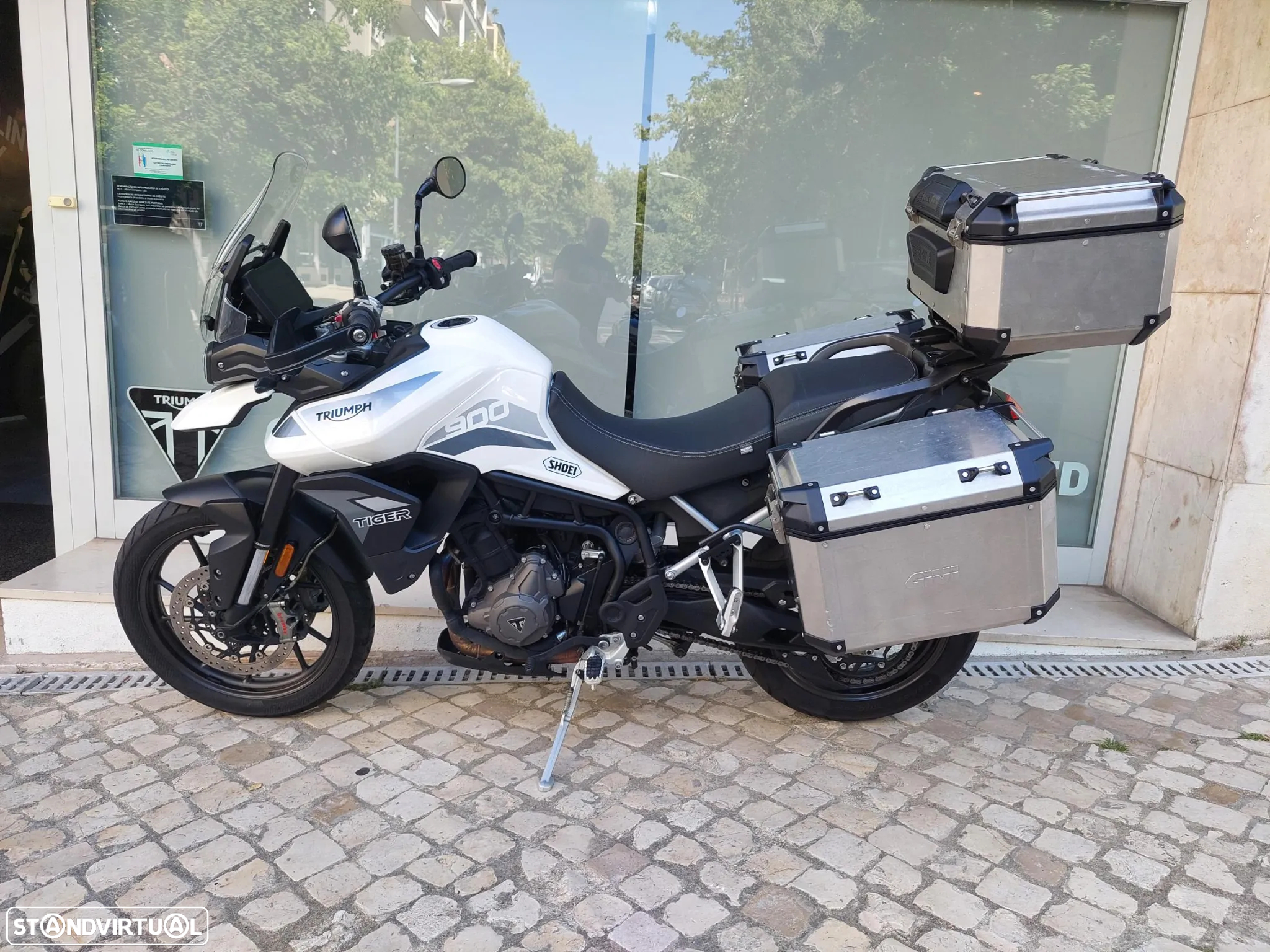 Triumph Tiger 900 GT - 2