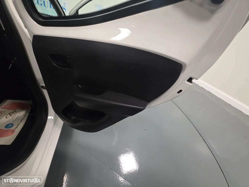 Toyota Aygo 1.0 X-Play Plus MM - 26