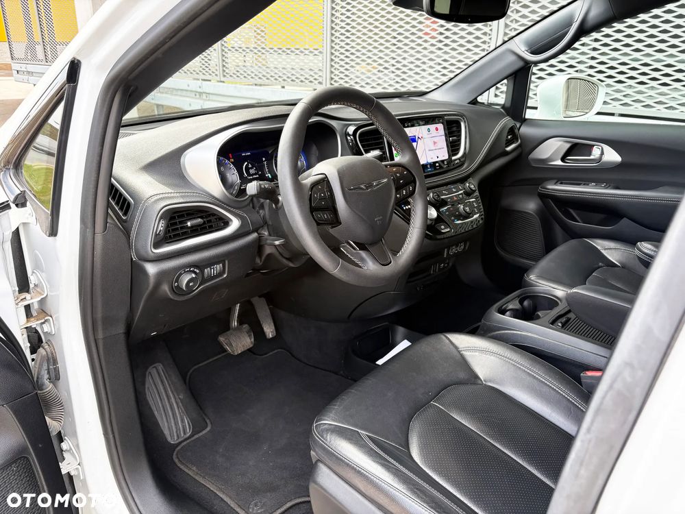 Chrysler Pacifica - 19