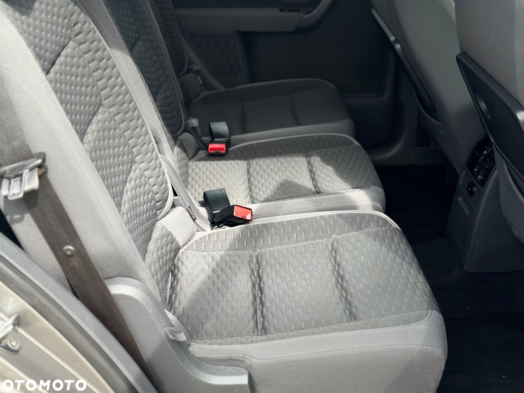 Volkswagen Touran - 29