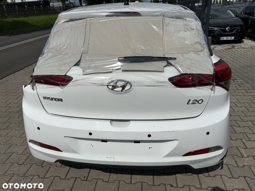 Hyundai i20 - 24
