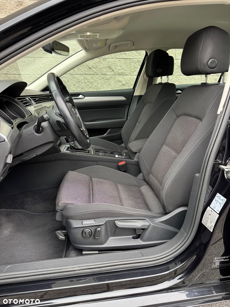 Volkswagen Passat 2.0 TDI SCR Comfortline DSG - 11