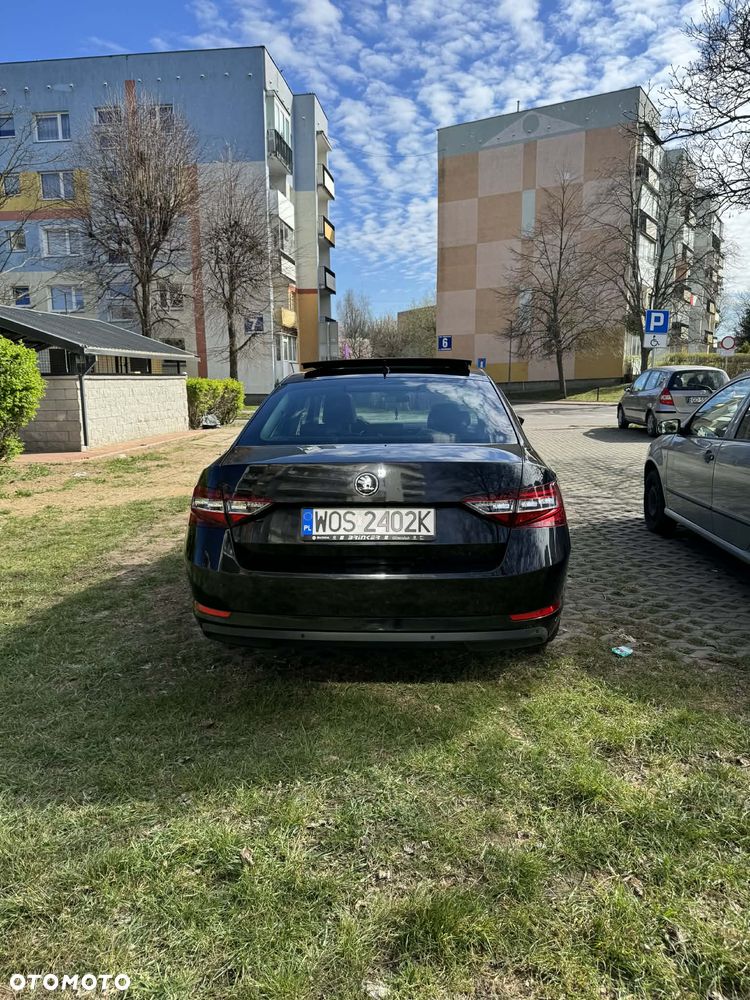 Skoda Superb 2.0 TDI L&K DSG - 6