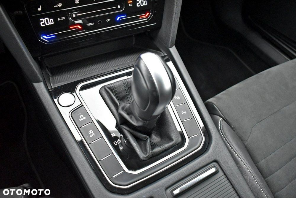 Volkswagen Passat - 28