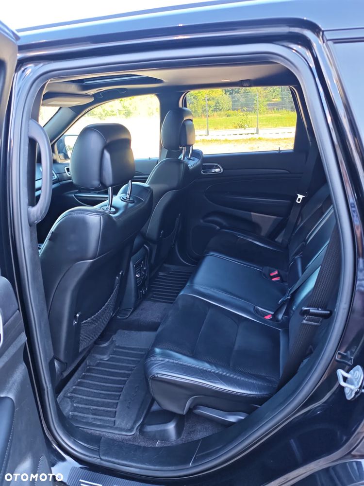 Jeep Grand Cherokee - 12