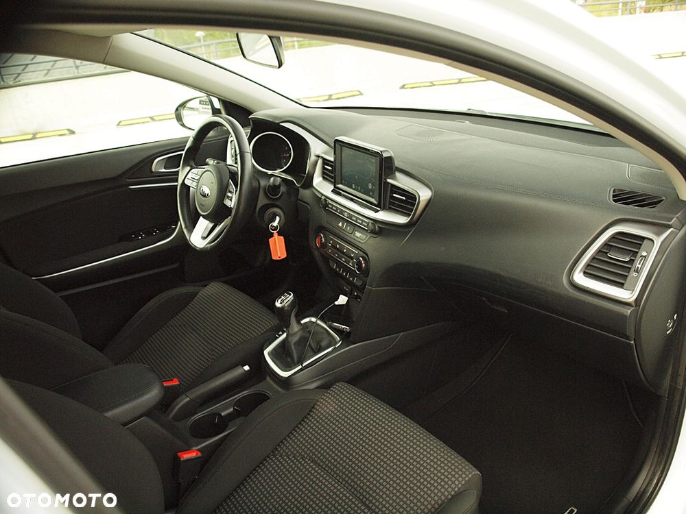Kia Ceed 1.4 Vision - 25