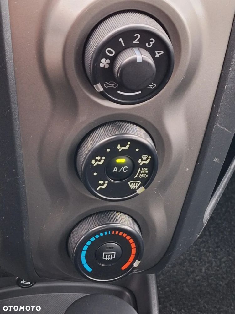 Toyota Yaris 1.0 VVT-i Sol - 12