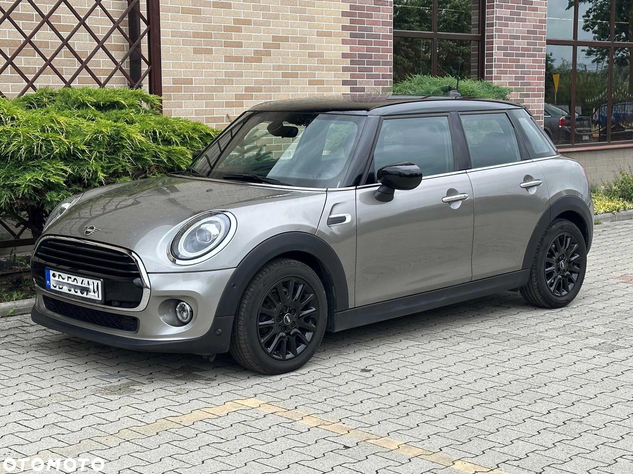 MINI Cooper Standard - 1