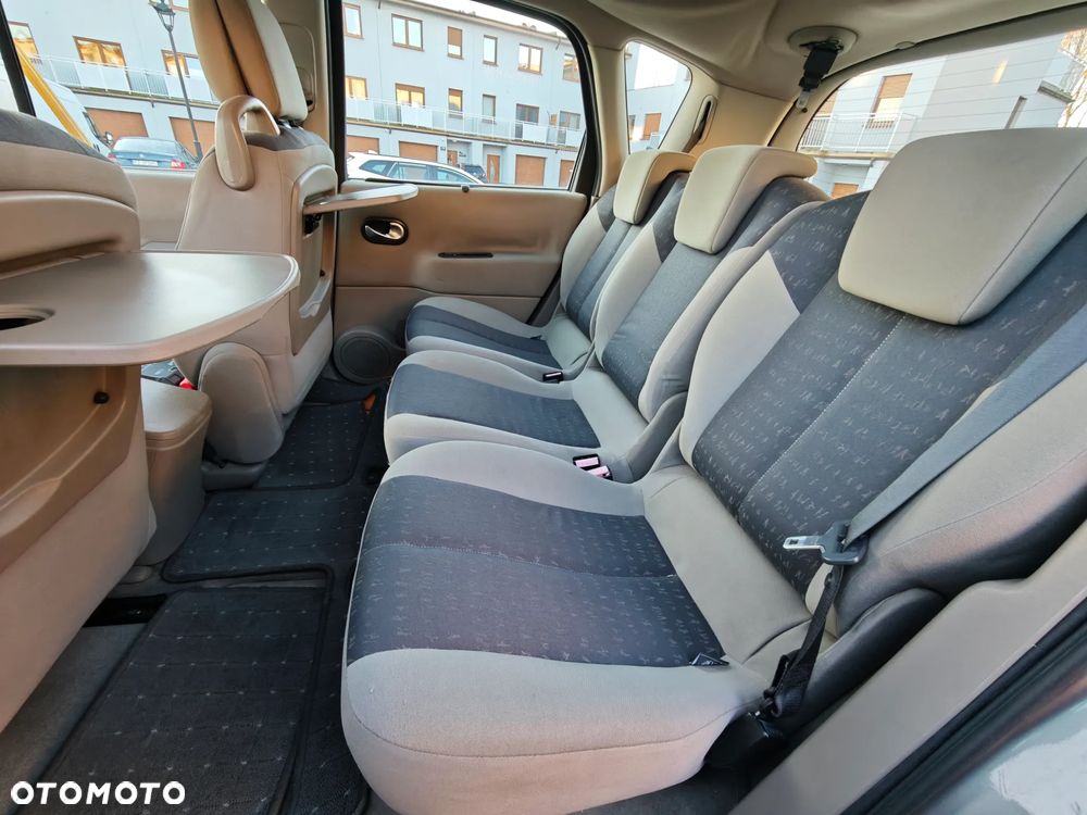 Renault Scenic 1.5 dCi Emotion - 14