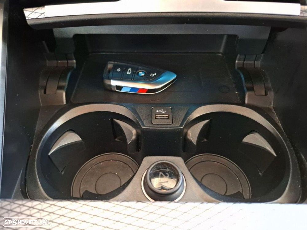 BMW 320 e Pack Desportivo M Auto - 20